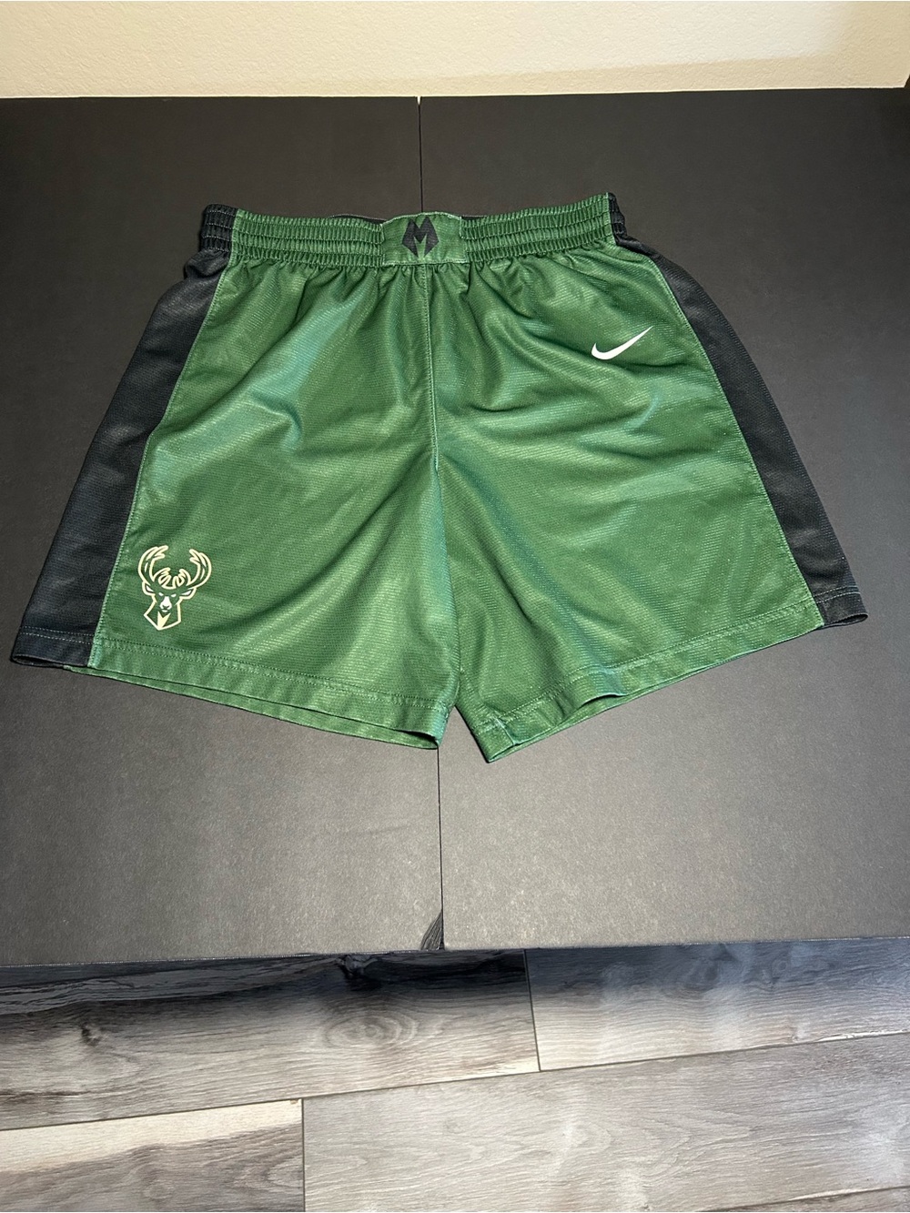 Kids Nike Medium Milwaukee Bucks Basketball Shorts